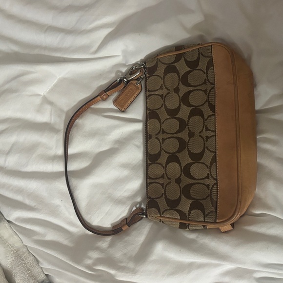 vintage coach Brown & Tan Shoulder Bag with Signature Pattern - Picture 3 of 3